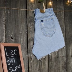 Lee’s denim hand distressed Vintage shorts (light washed)
